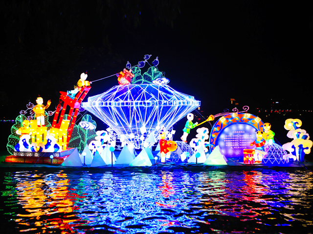 昂灯光节到来自贡灯会怎办？